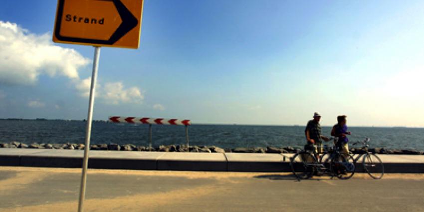 Foto van strand bord zon zomer | Archief EHF