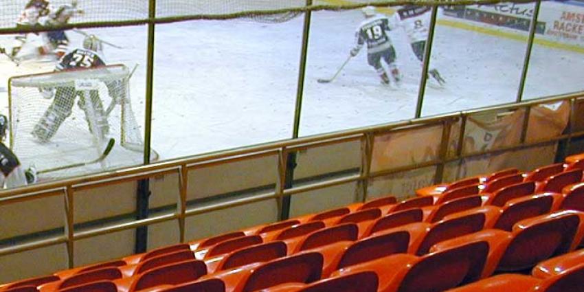 ijshockey-schaatsbaan-wedstrijd