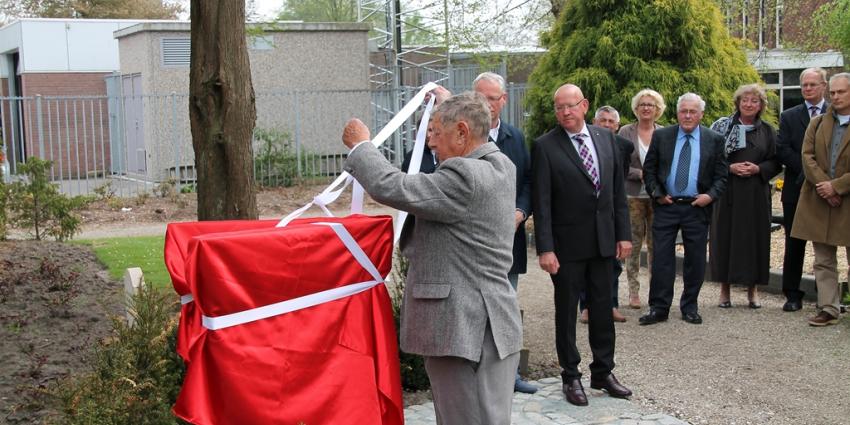 Foto van onthulling monument | MV Blik op Nieuws