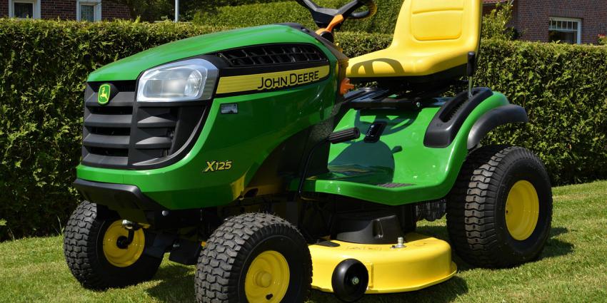 John Deere zitmaaier