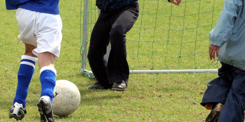 Keeper (13) overlijdt na harde botsing tijdens voetbalwedstrijd 