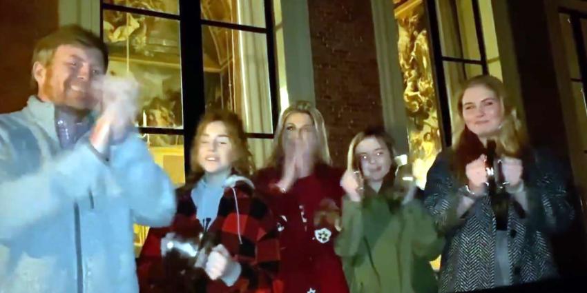 Koninkspaar en prinsessen in guarentane