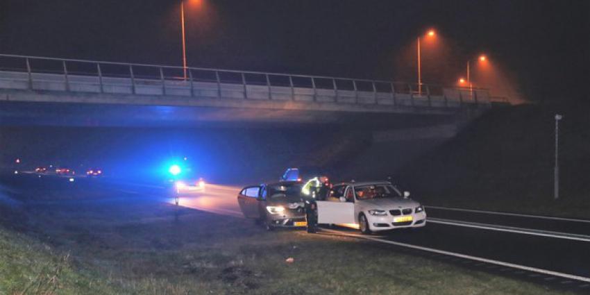 kop-staart-botsing, gieten, n34, drie auto's 