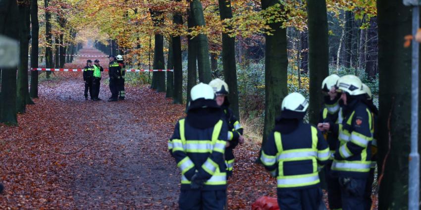 Wandelaar stuit in bos op brandend lichaam