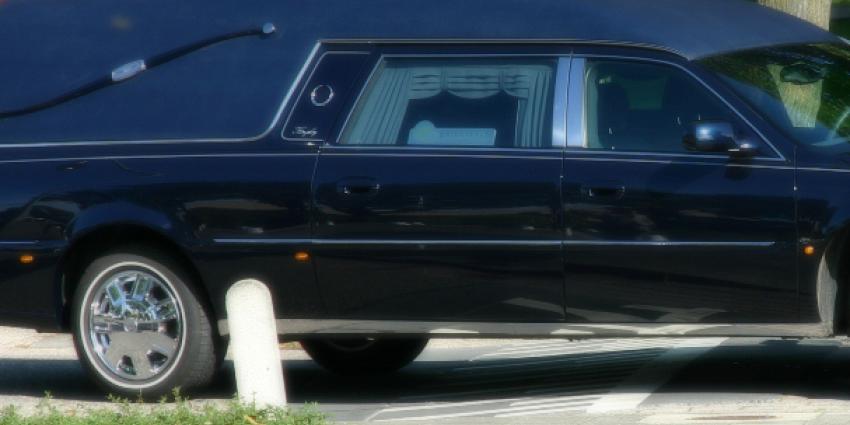 Uitvaartbranche vaak schimmig over kosten