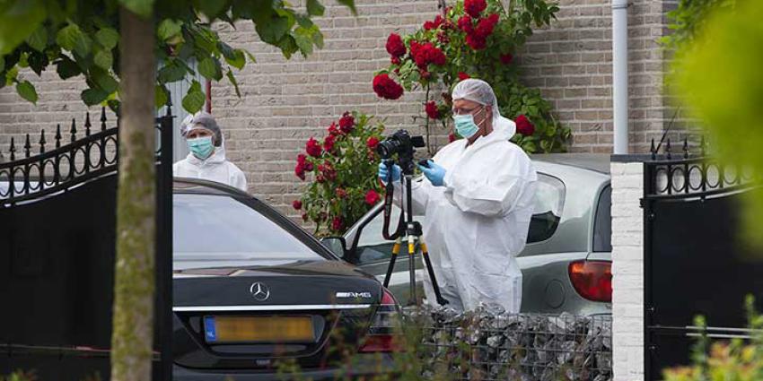 Foto van schietpartij auto woning Veghel | Sander van Gils | www.persburosandervangils.nl