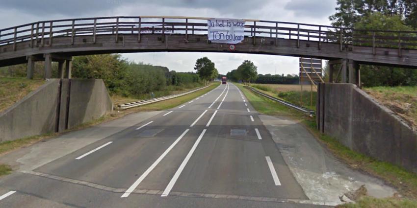 Foto van de houten loopbrug voor het ongeval | Google Streetview