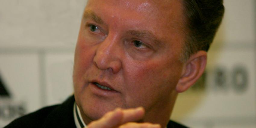 Hans van Breukelen wil opstappen voor Van Gaal