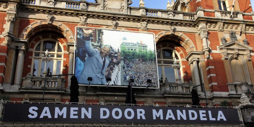 Foto van spandoek Mandela Stadsschouwburg A'dam | BON