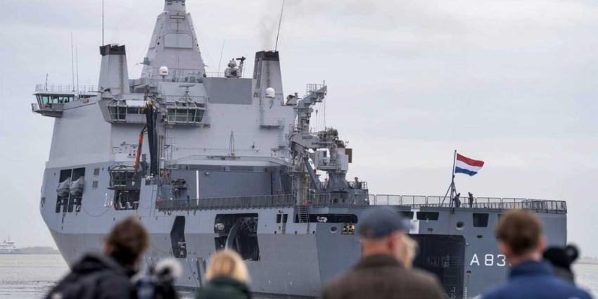 marineschip-haven-uitzwaaien