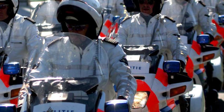 Uitvaart doodgeschoten agent Ferry Bakx live te volgen, verdachte vrijgelaten 