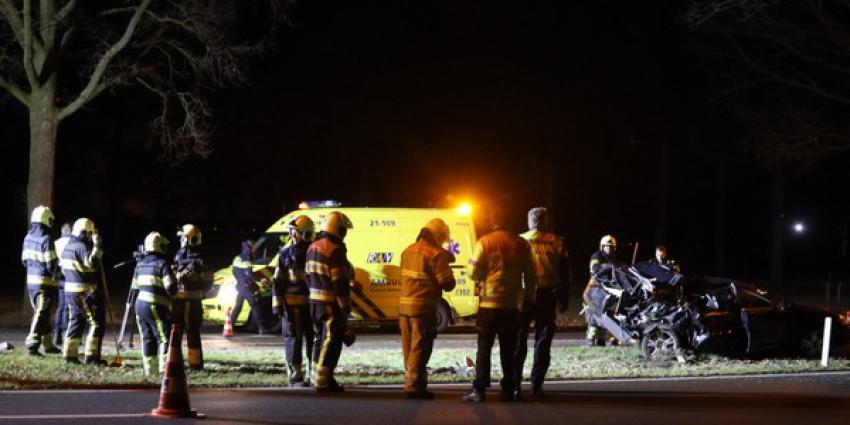 Twee zwaargewonden en flinke ravage bij ongeval op N65