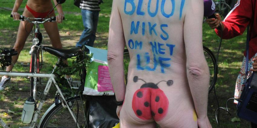 Vandaag mocht je naakt op je fiets door Amsterdam