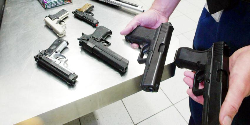  Actie 'Zonder straf van je wapen af' levert al 8 vuurwapens op