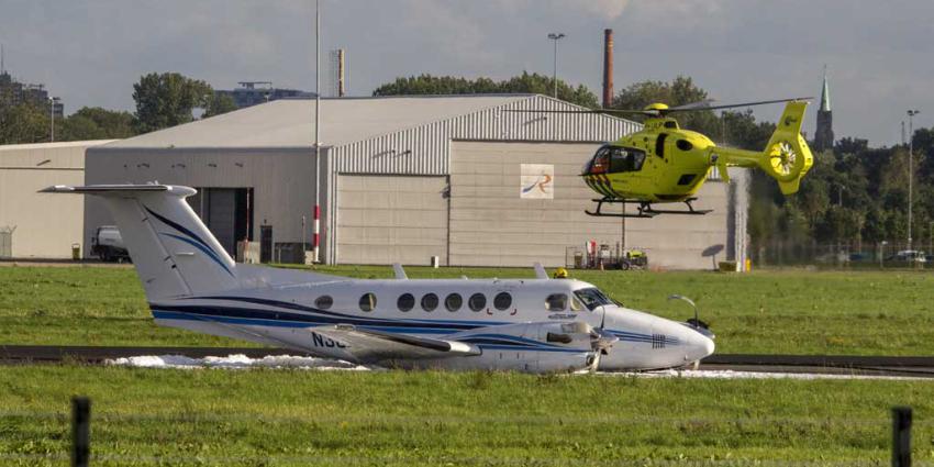 Vliegtuig zakt tijdens landing door landingsgestel