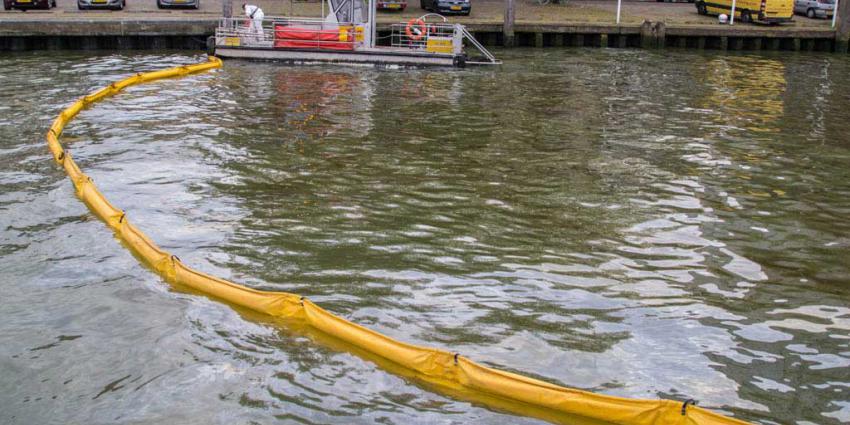 Schip verliest stookolie in havens Vlaardingen