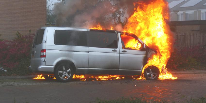 Busje in brand