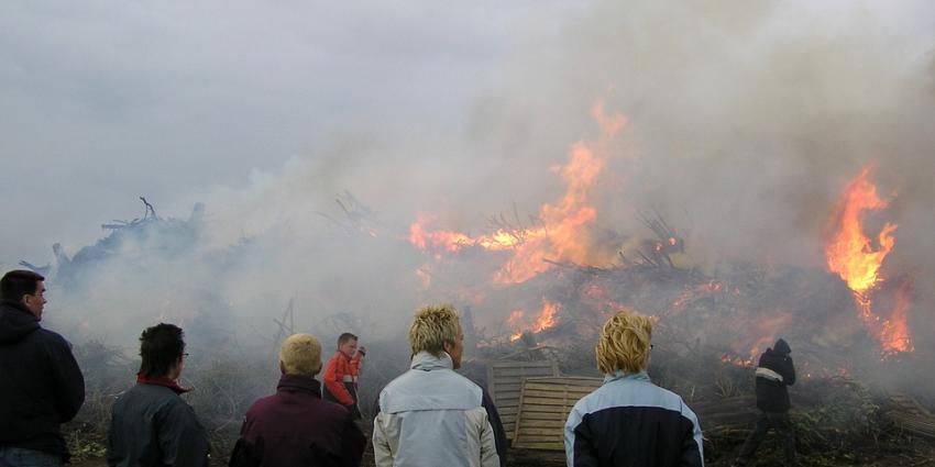 Smog door Duitse paasvuren in het zuidwesten van Nederland