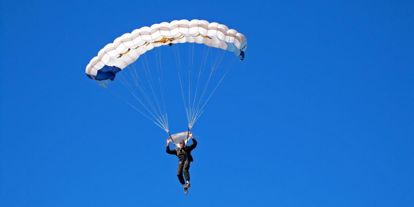 Foto van parachutist