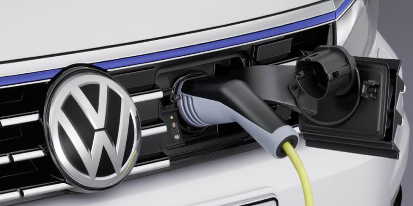 Leaserijder laat hybrideauto links liggen