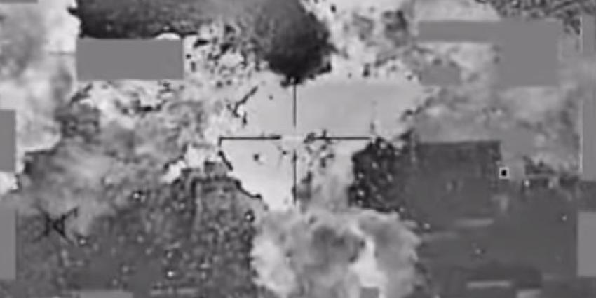 Duizenden dollars IS drarrelen door de lucht na aanval VS