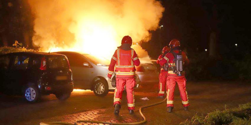 Brandweer dooft brand