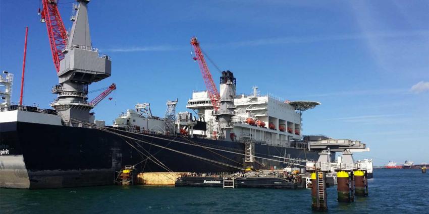 Grootste werkschip ter wereld tijdelijk terug in Rotterdam