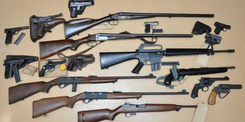 Al ruim 100 wapens ingeleverd in Rotterdam