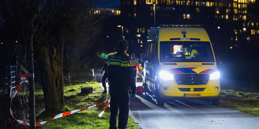 politie-afzetlint-ambulance-donker