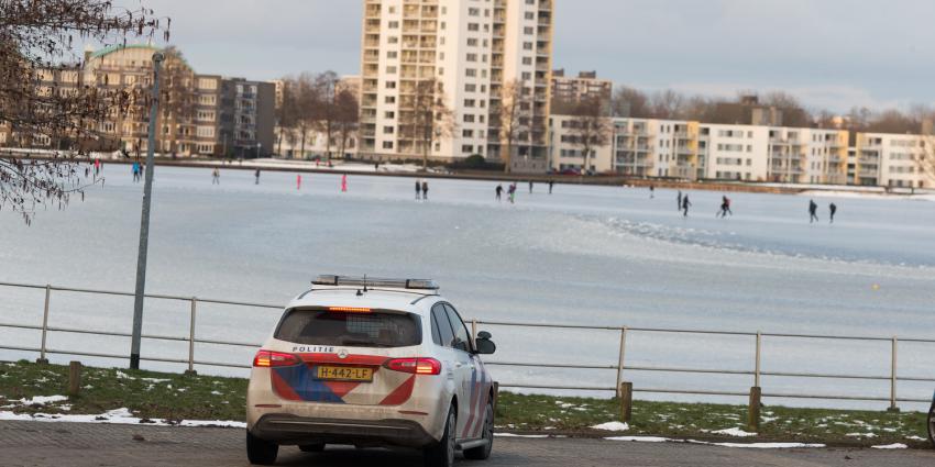 Politie houdt toezicht
