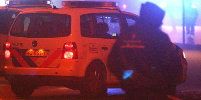 Verdachte inbreker bekneld tussen vluchtauto en woning