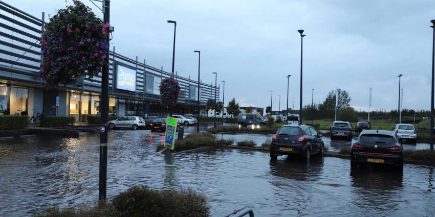 regenval-parkeerplaats-Kampen