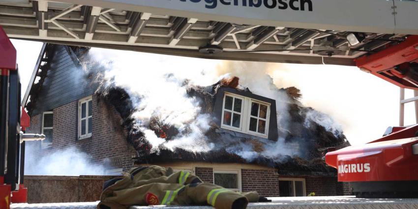rieten-dak-brand
