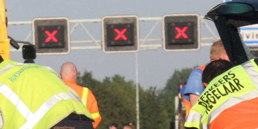 A1 richting Amsterdam dicht door eerder ongeval