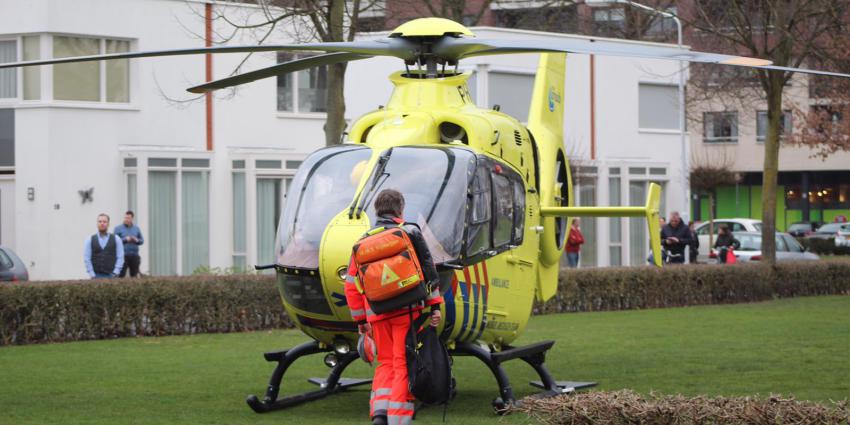 Traumahelikopter ingezet voor gevallen vrouw