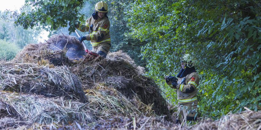 Brandweer haalt berg uit elkaar