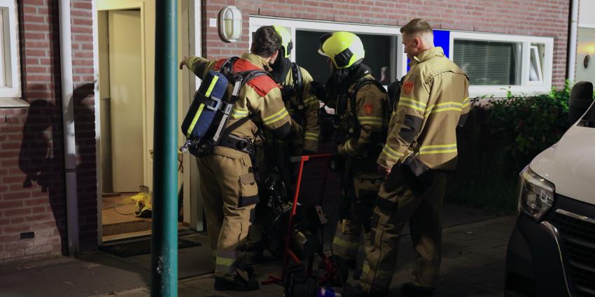 Brandweer ventileert woning