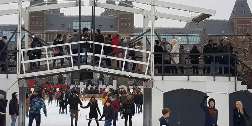Volop ijspret op Museumplein