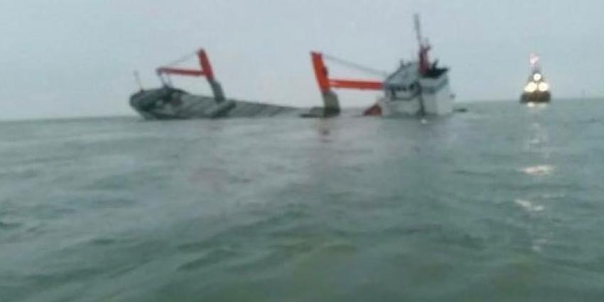 'Uit gezonken Flinterstart gelekte olie aangespoeld op Zeeuwse stranden'