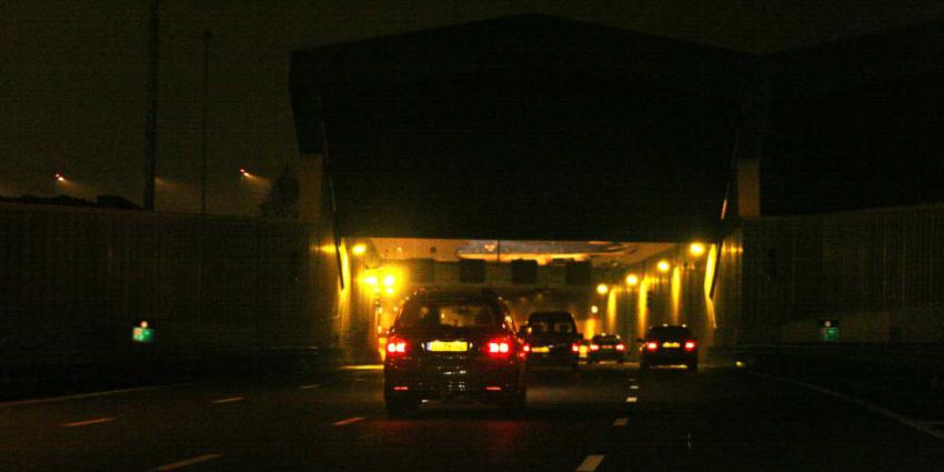 Door brand geteisterde Schipholtunnel (A4) donderdagnacht weer dicht