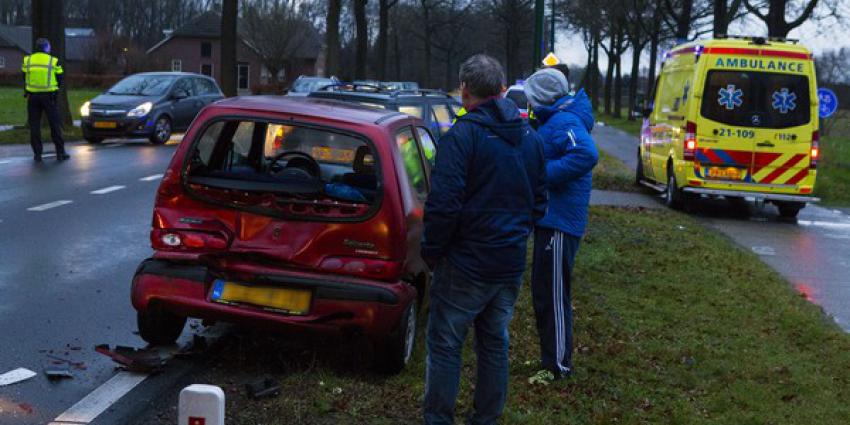 Drie voertuigen betrokken bij botsing op N637