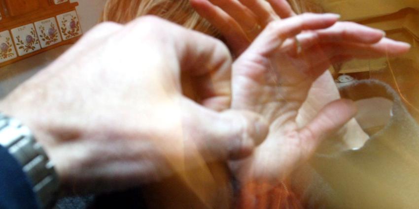 Taskforce wil Nationaal Programma tegen kindermishandeling