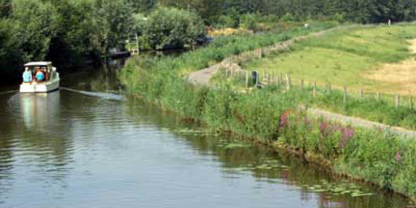 Foto van bootje op water | Archief EHF
