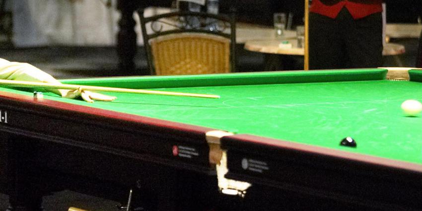 Gewapende overvallers stichten brand in snookercentrum