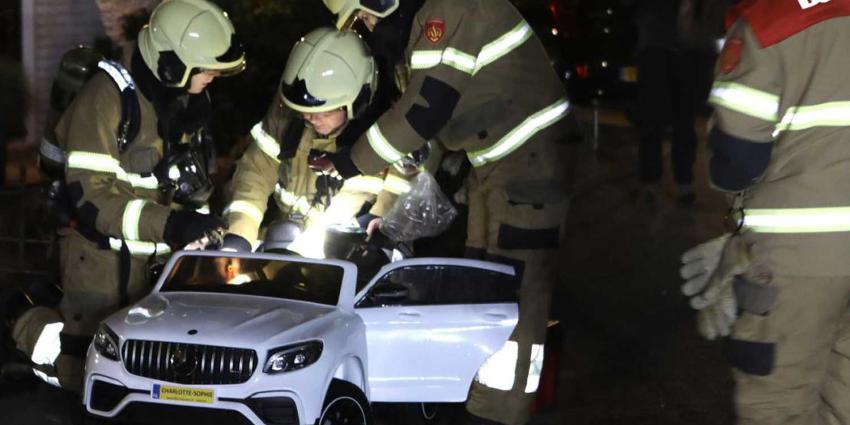 speelgoedauto-brandweermannen