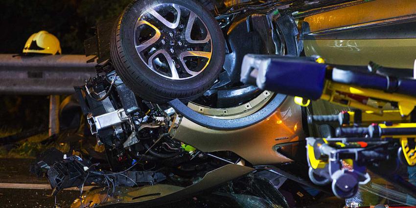 Twee doden bij ernstig ongeval met spookrijder op snelweg A2 bij Best