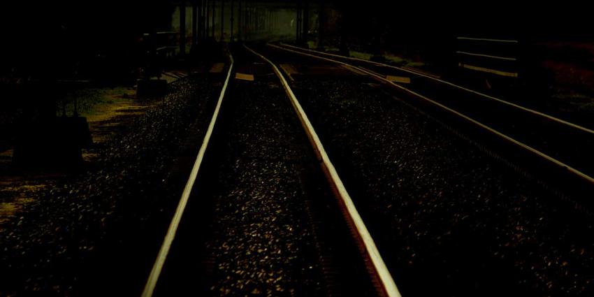 Idioten 'sporen' niet door balken op rails te plaatsen