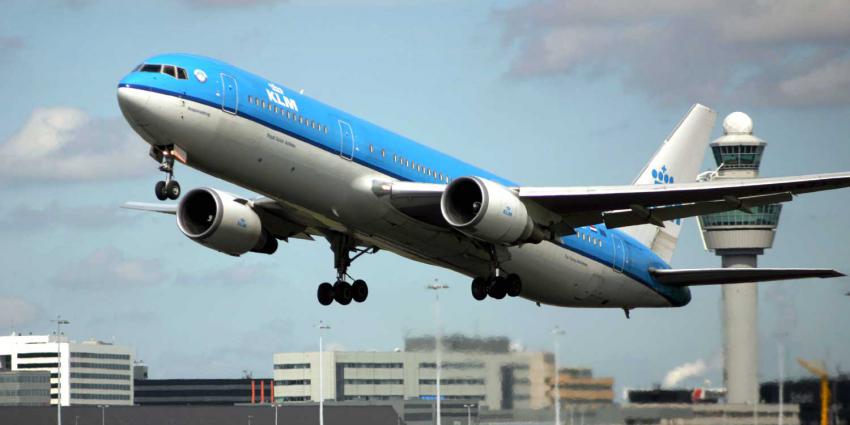 stijgen-klm-vliegtuig-schiphol