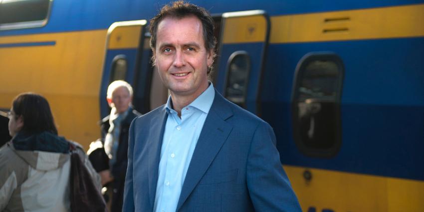 Oud-topman Huges betaalt NS circa 175.000 euro terug