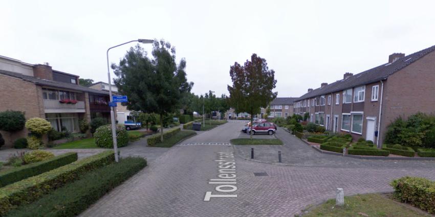 Man giet brandbare vloeistof op oprit overburen